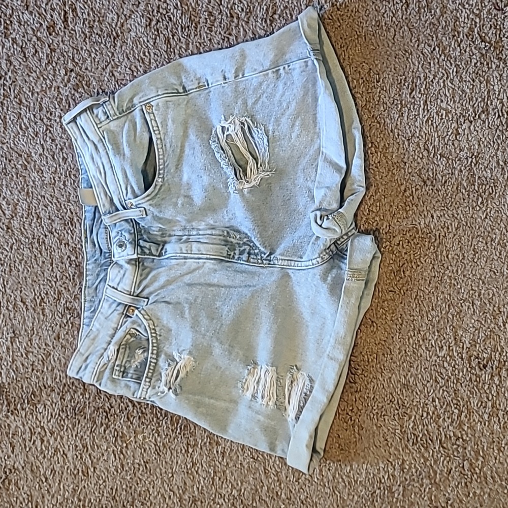 H&M ultra high waist mom short distressed denim cuffed women's size 8 shorts
